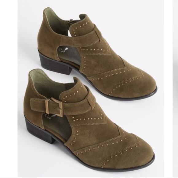 Shoes - Suede Ankle Booties Size 9